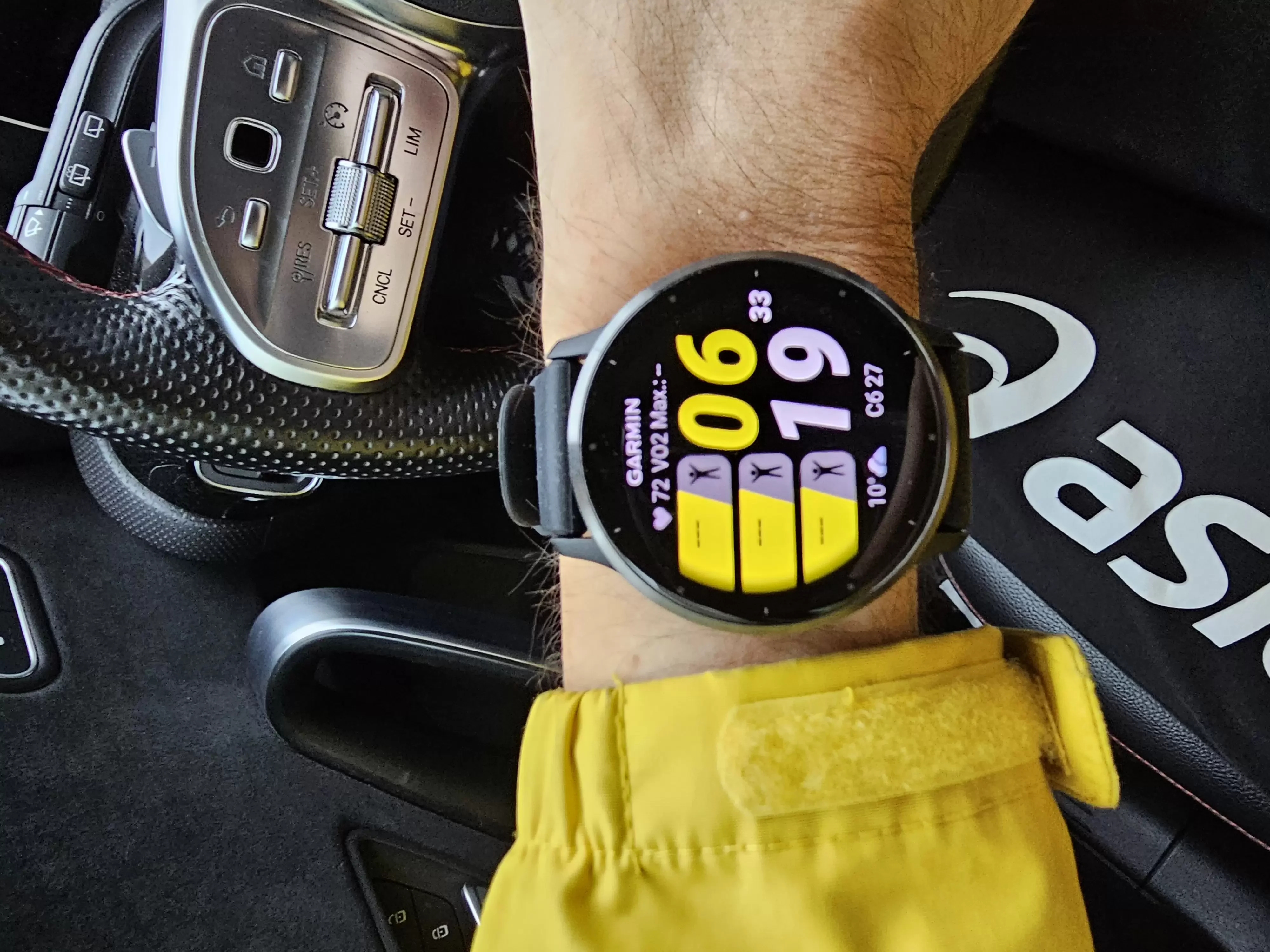Смарт-часы Garmin Venu 3 35.4мм 1.4" AMOLED корп.черный рем.черный разм.брасл.:135-200мм (010-02784-01)
