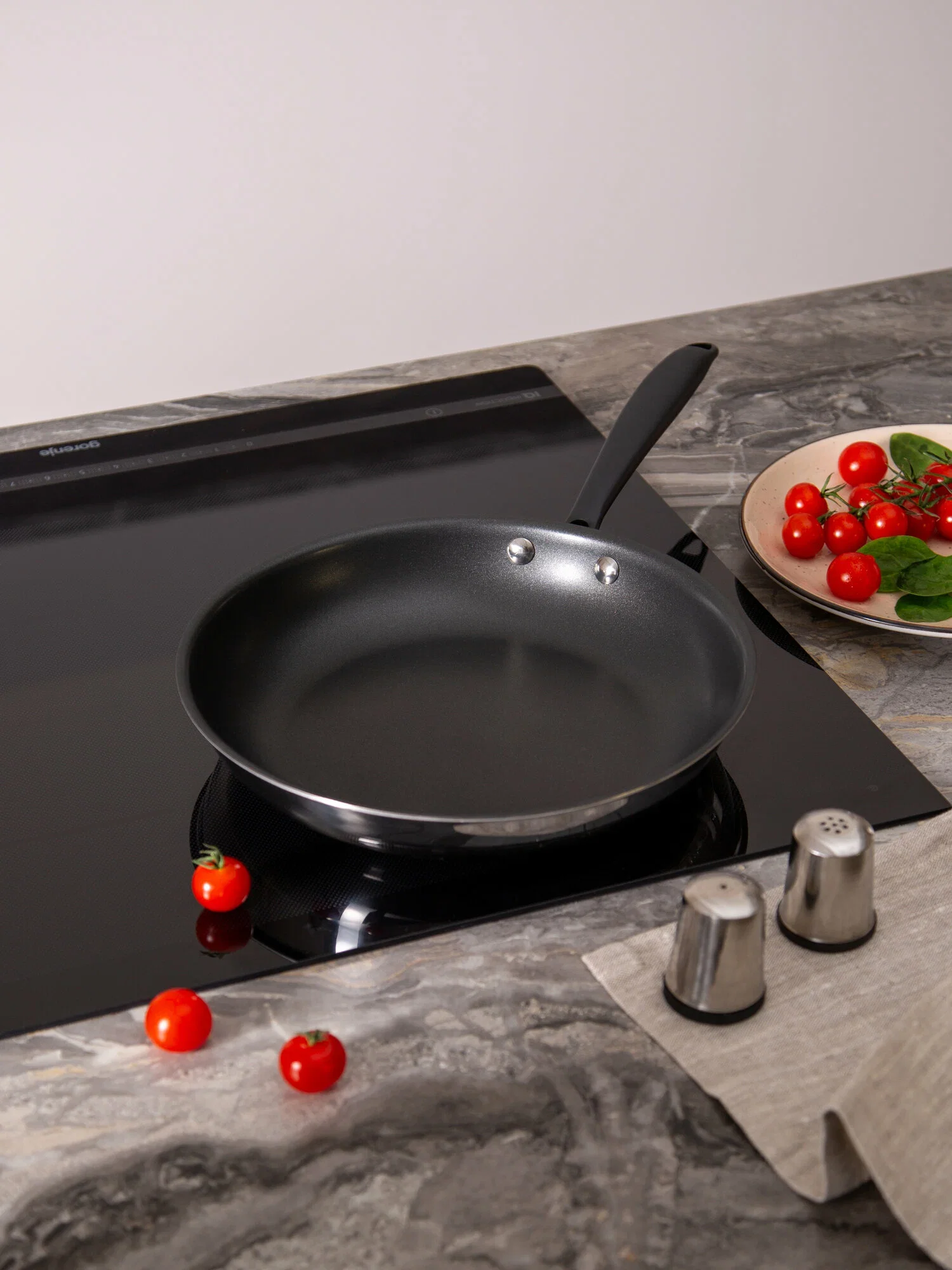 СКОВОРОДА C АНТИПРИГАР. 3Х СЛОЙНЫМ ПОКРЫТ. DAIKIN, СЕРИЯ "CHEF" AGNESS 26*5.0CM, АНОДИРОВАН.АЛЮМИНИЙ