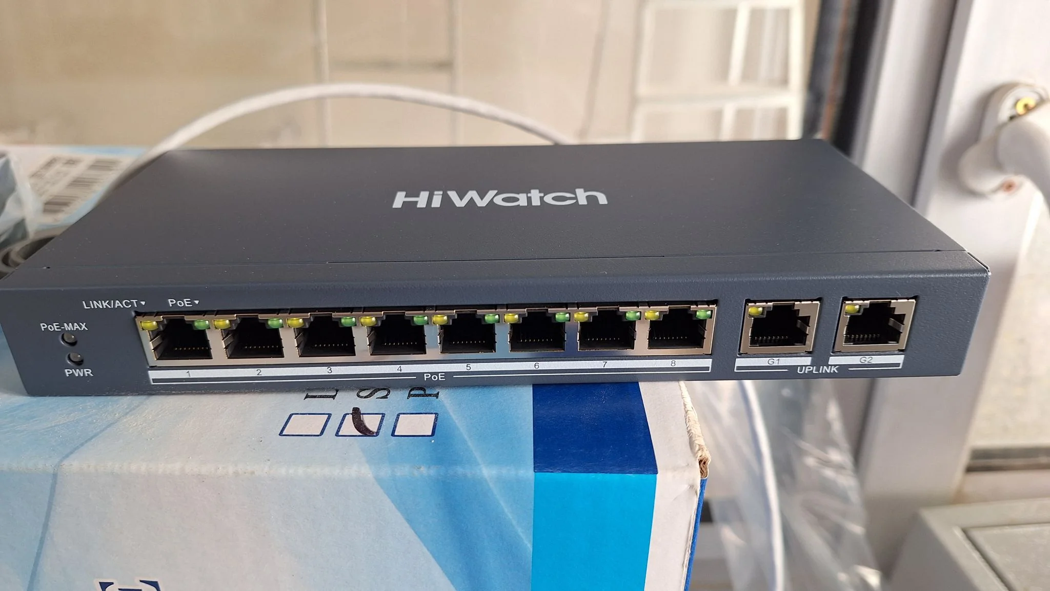 Коммутатор сетевой неуправляемый DS-S1008P - 8 RJ45 100M PoE, 2 порта с высоким приоритетом; 2 Uplink порта Gigabit