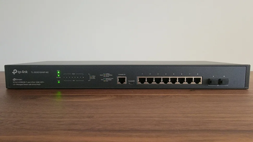 Коммутатор управляемый TP-Link SG3210XHP-M2 JetStream уровня 2+ с 8 портами PoE+ 2,5 Гбит/с и 2 портами SFP+