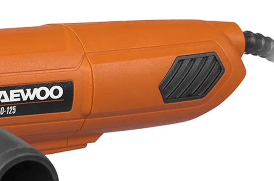 Углошлифовальная машина Daewoo DAG 650-125 650Вт 11000об/мин рез.шпин.:M14 d=125мм