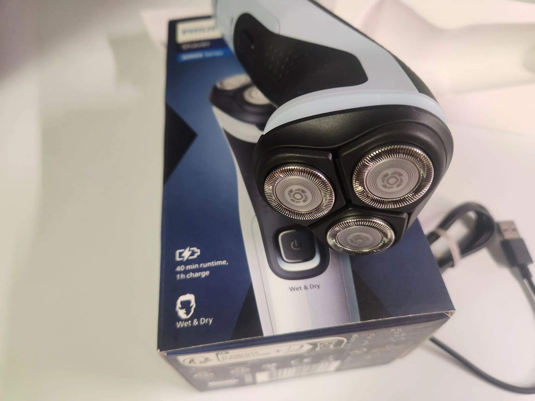 Электробритва роторная Philips X3003/00 реж.эл.:3 питан.:аккум. голубой/черный