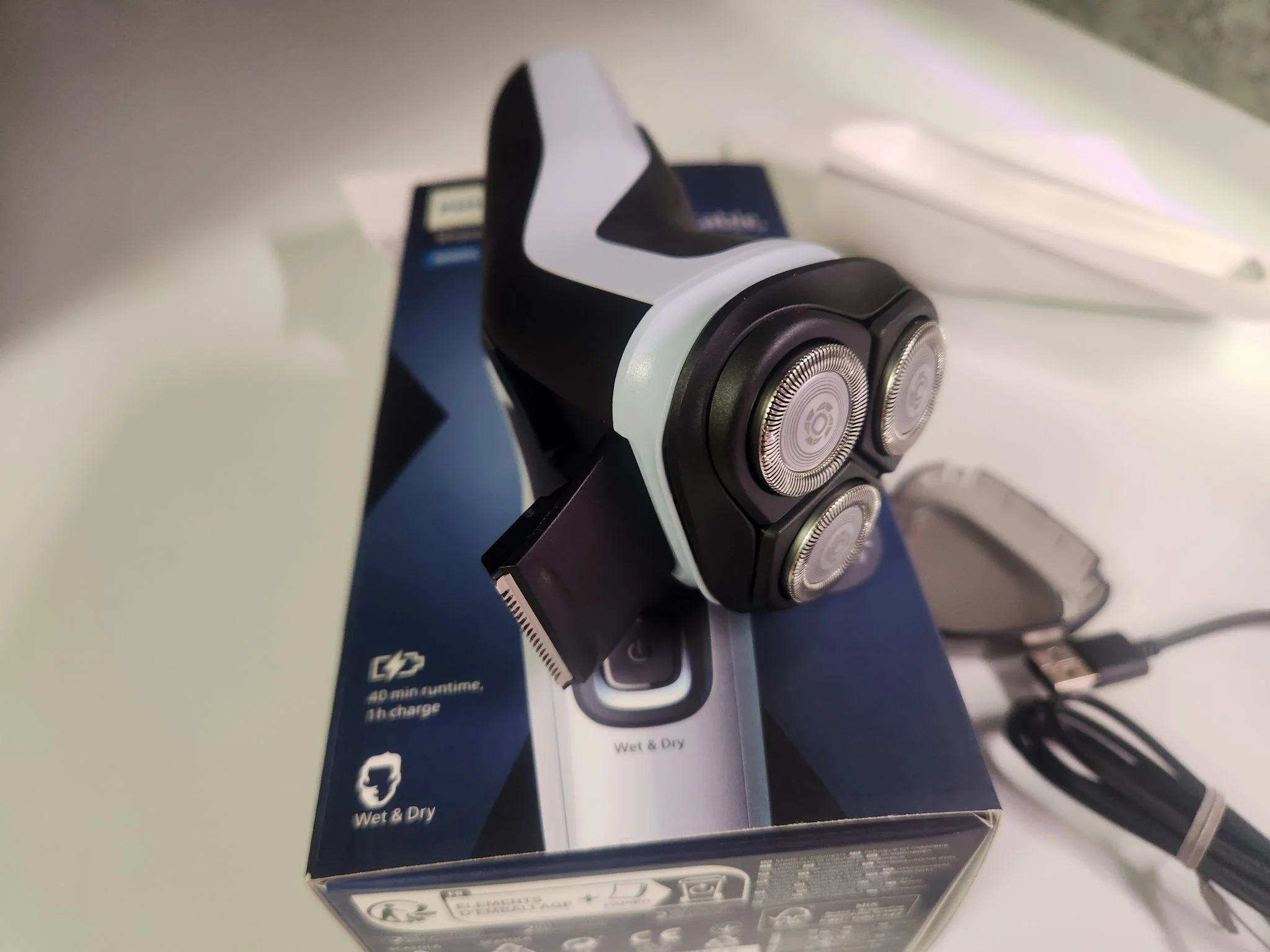 Электробритва роторная Philips X3003/00 реж.эл.:3 питан.:аккум. голубой/черный