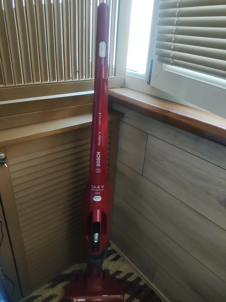 Пылесос вертикальный Bosch BCS71HYG1