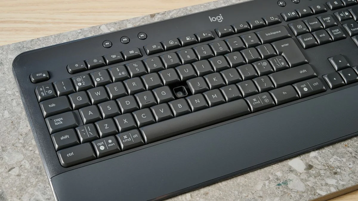 Клавиатура Logitech Signature K650 беспроводная, Bluetooth, радиоканал, чёрный