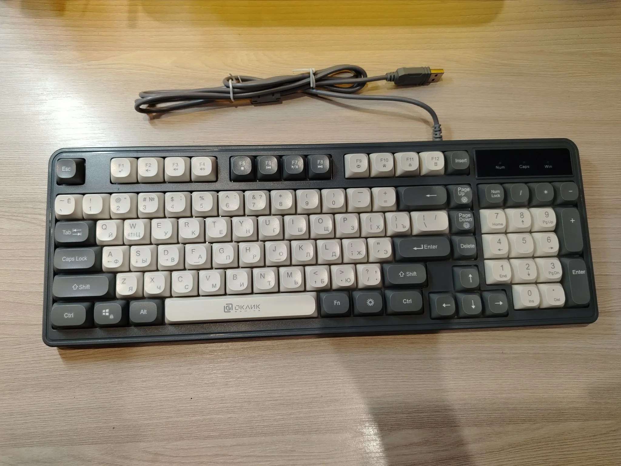Клавиатура Oklick 731G проводная, USB Type-A, серый/белый