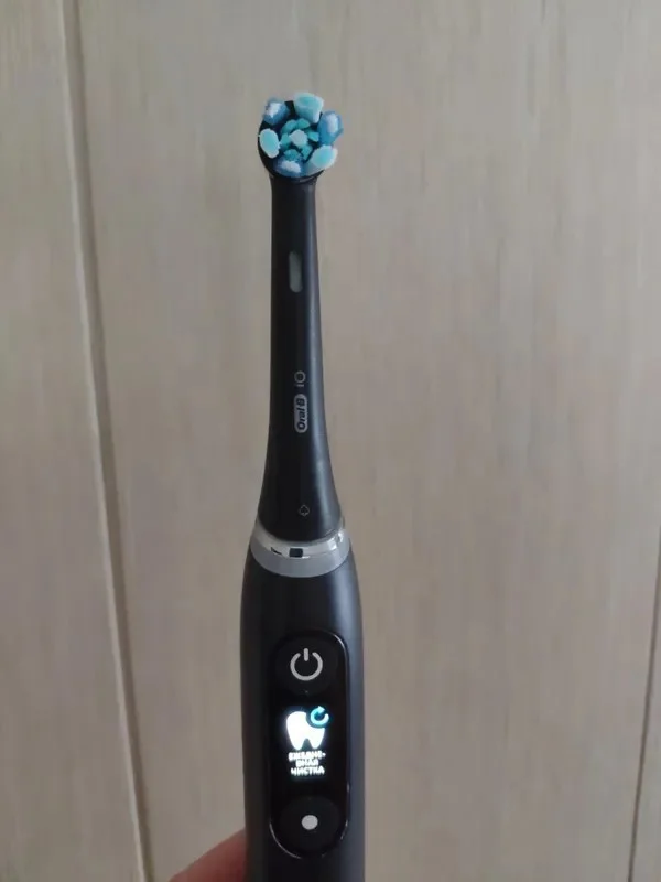 Электрическая зубная щетка Oral-B iOM9.1B2.2AD