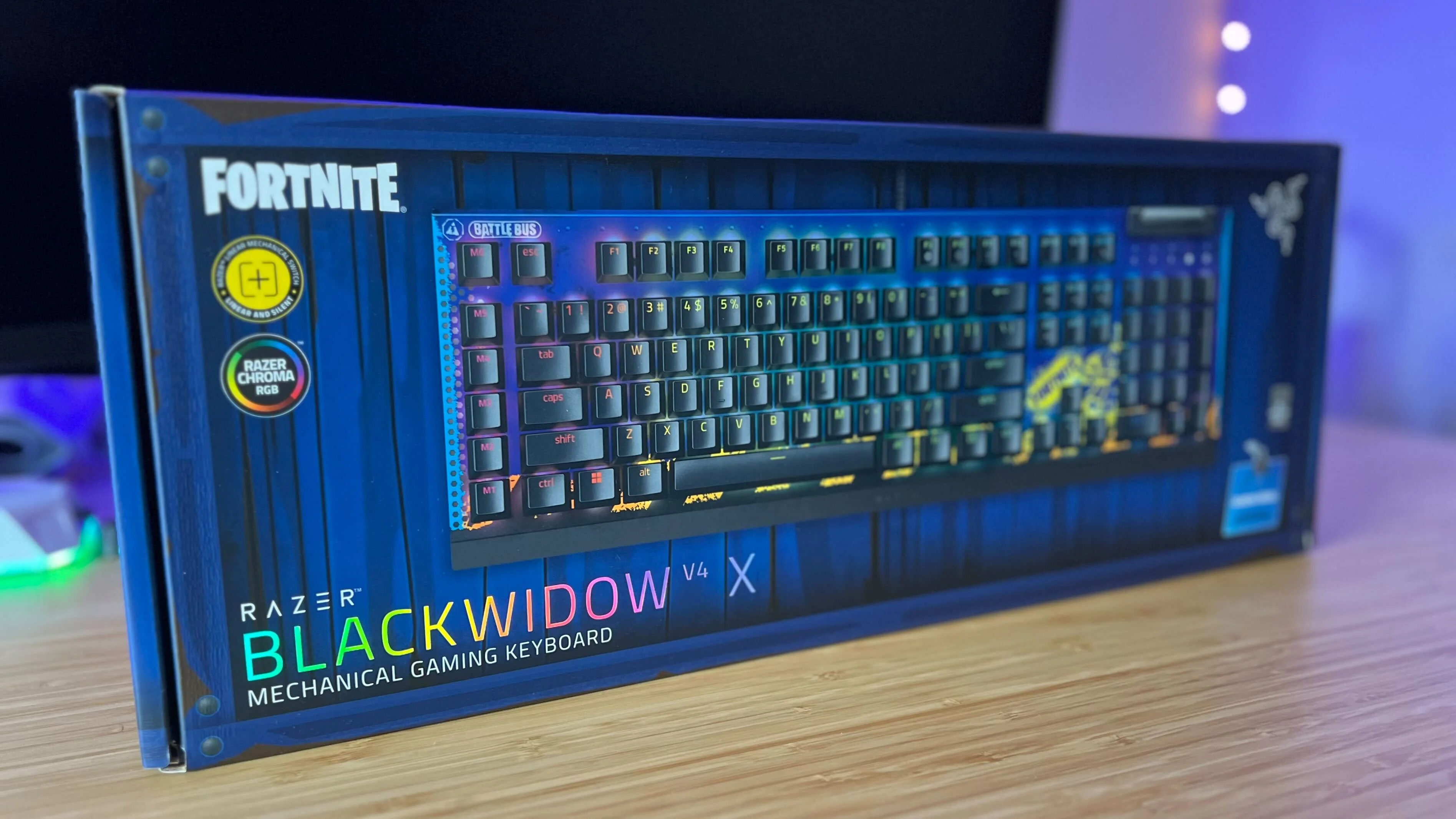 Клавиатура Razer BlackWidow V4 X Fortnite Edition проводная, USB Type-A, чёрный