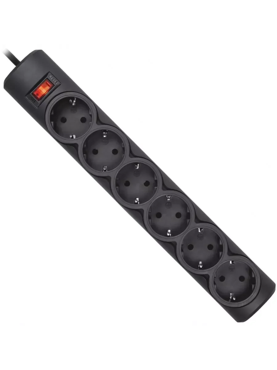 Defender Сетевой фильтр DFS 153, черный, 6 розеток, 3 м.