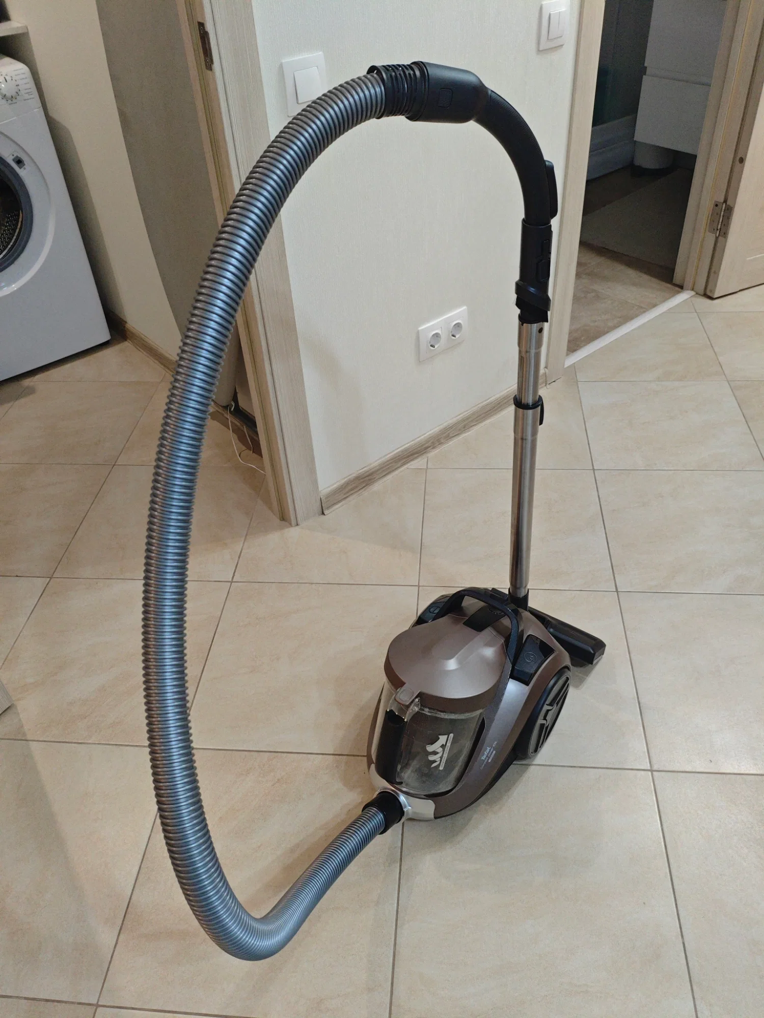 Пылесос без мешка Tefal TW4B50EA, коричневый, 900Вт, 2,5л,