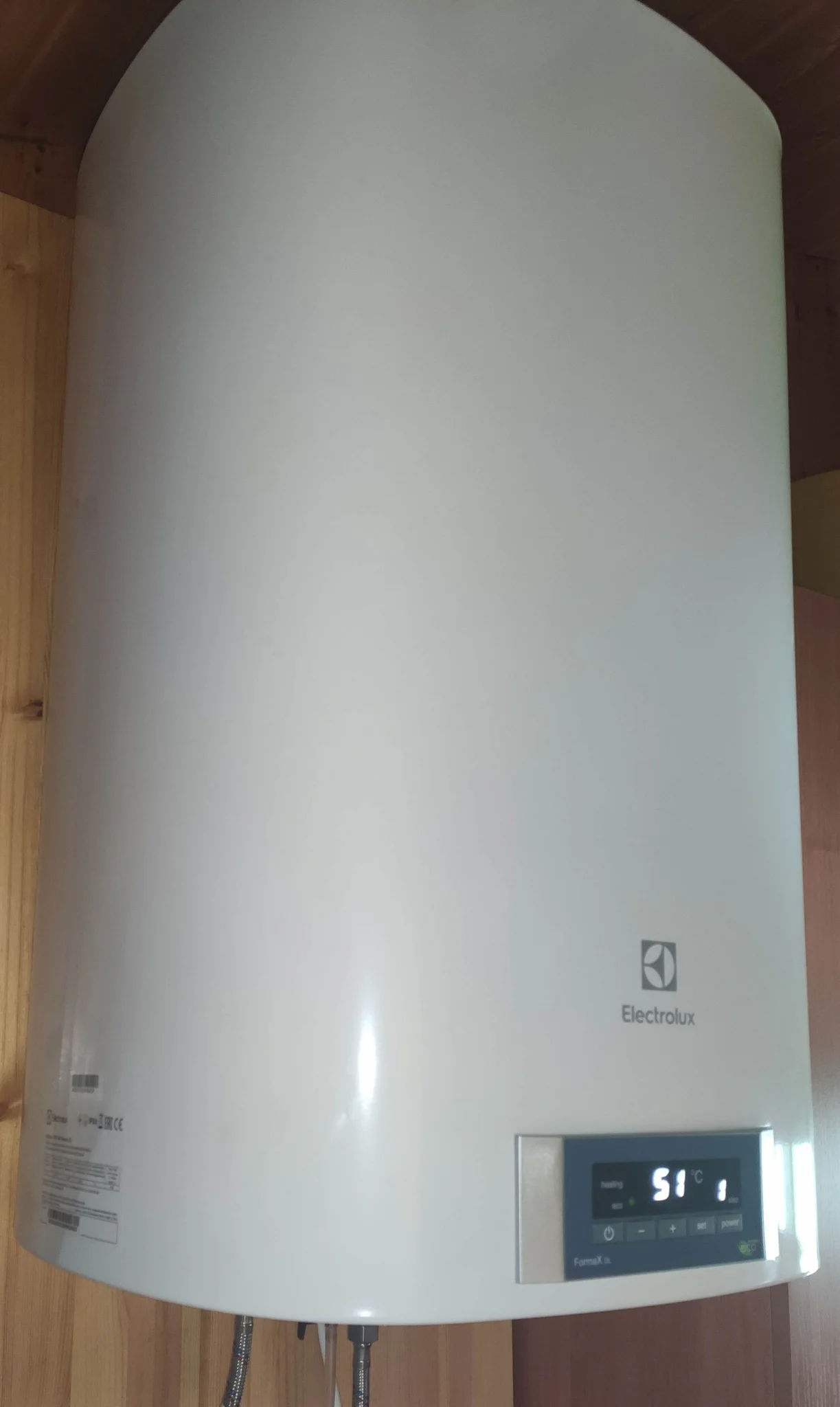 Водонагреватель Electrolux EWH 80 Formax DL (СУХОЙ ТЭН, 80 л, эл.упарв. 2 кВт, 7.5 бар, 2 тена, УЗО)