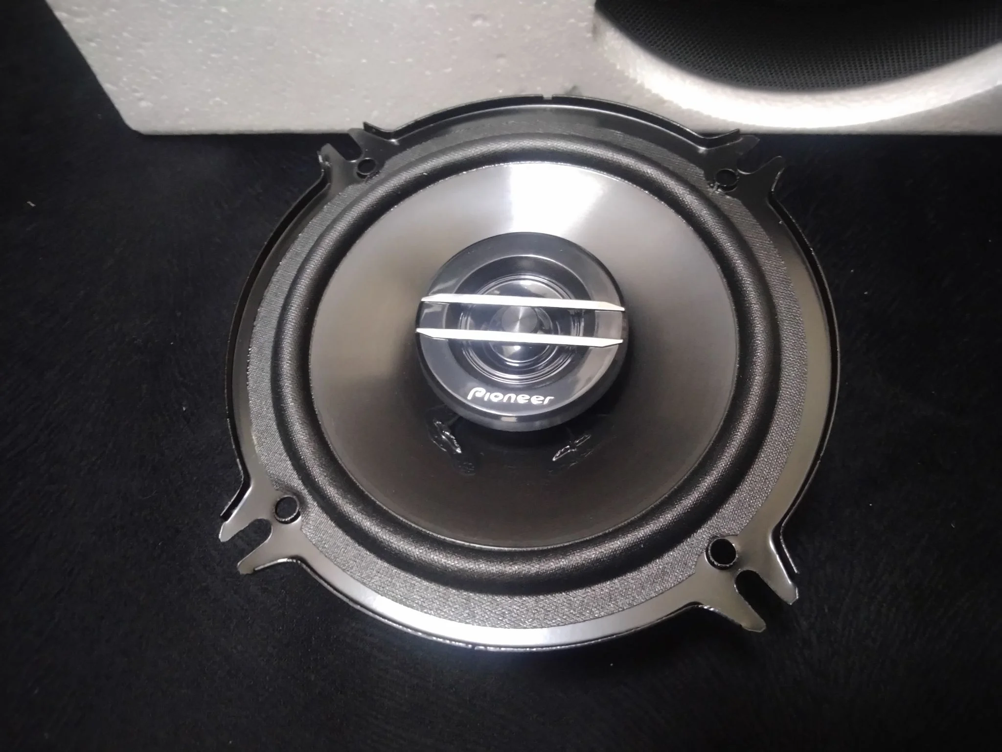 Колонки автомобильные Pioneer TS-G1320F 250Вт 88дБ 4Ом 13см (5дюйм) (ком.:2кол.) коаксиальные двухполосные