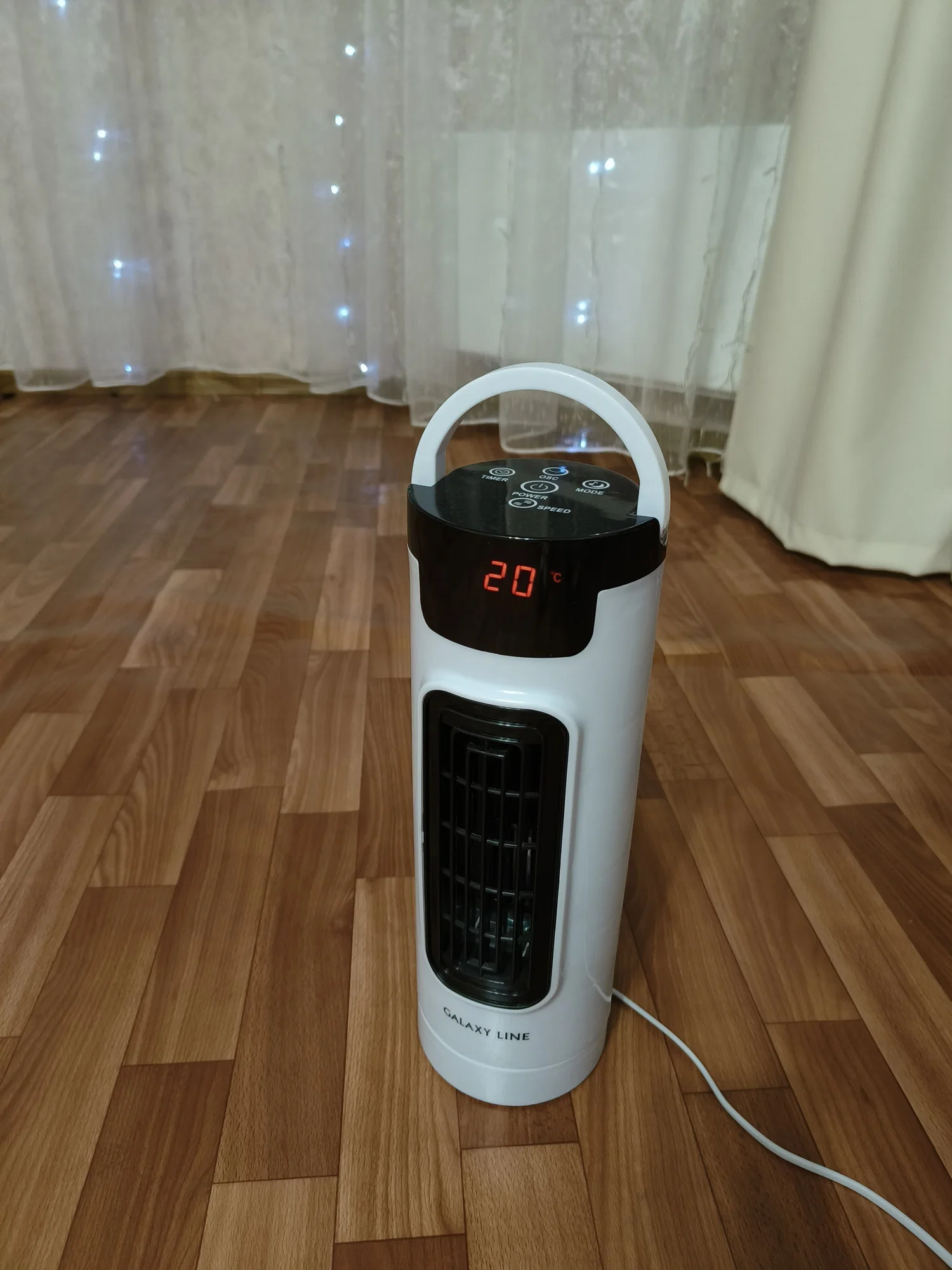 Вентилятор Galaxy Line GL8154 белый/чёрный, настольный, 40 Вт, 3 скорости, колонный