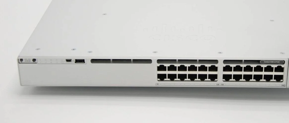 Коммутатор Cisco Catalyst C9300-24P-E, 24×1 Гбит/с