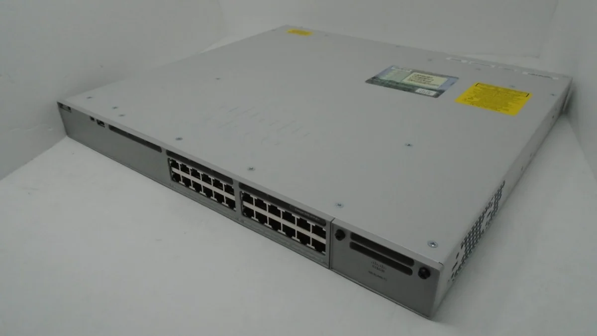 Коммутатор Cisco Catalyst C9300-24P-E, 24×1 Гбит/с