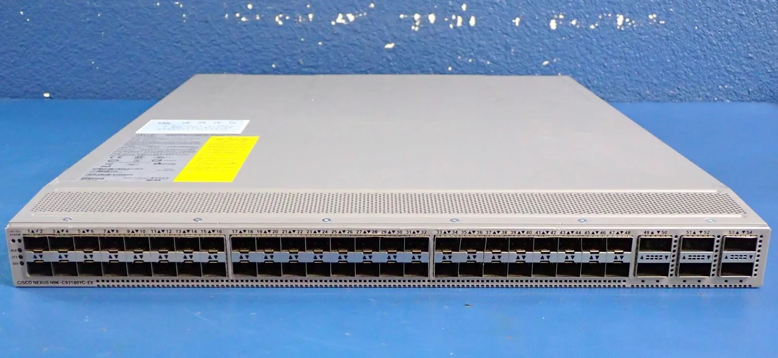 Коммутатор Cisco Nexus N9K-C93180YC-FX, 48×25 Гбит/с SFP+, 6×100 Гбит/с QSFP28