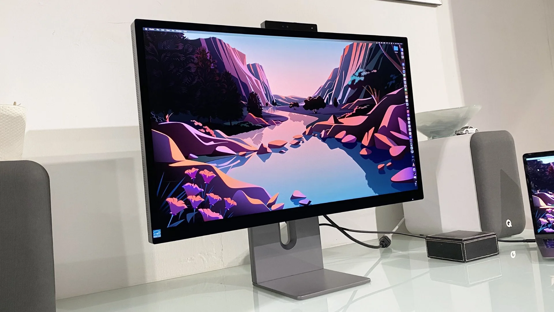 Монитор Philips 27" 27E3U7903, 16:9, IPS, 5K UHD, 4ms, 500cd, 70Hz, HDMI, DP Out, USB, USB-C, Thunderbolt, LAN, CAM, SPK, HAS