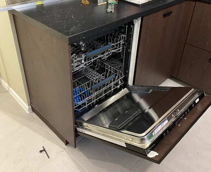 Встраиваемая посудомоечная машина Electrolux EES848200L