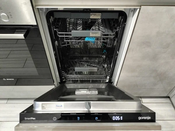Встраиваемая посудомоечная машина Gorenje GV572D10