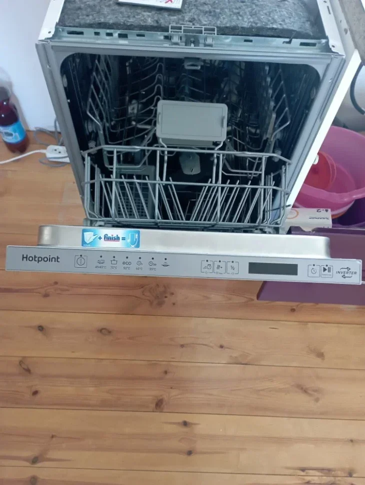 Встраиваемая посудомоечная машина Hotpoint HIS 1D67
