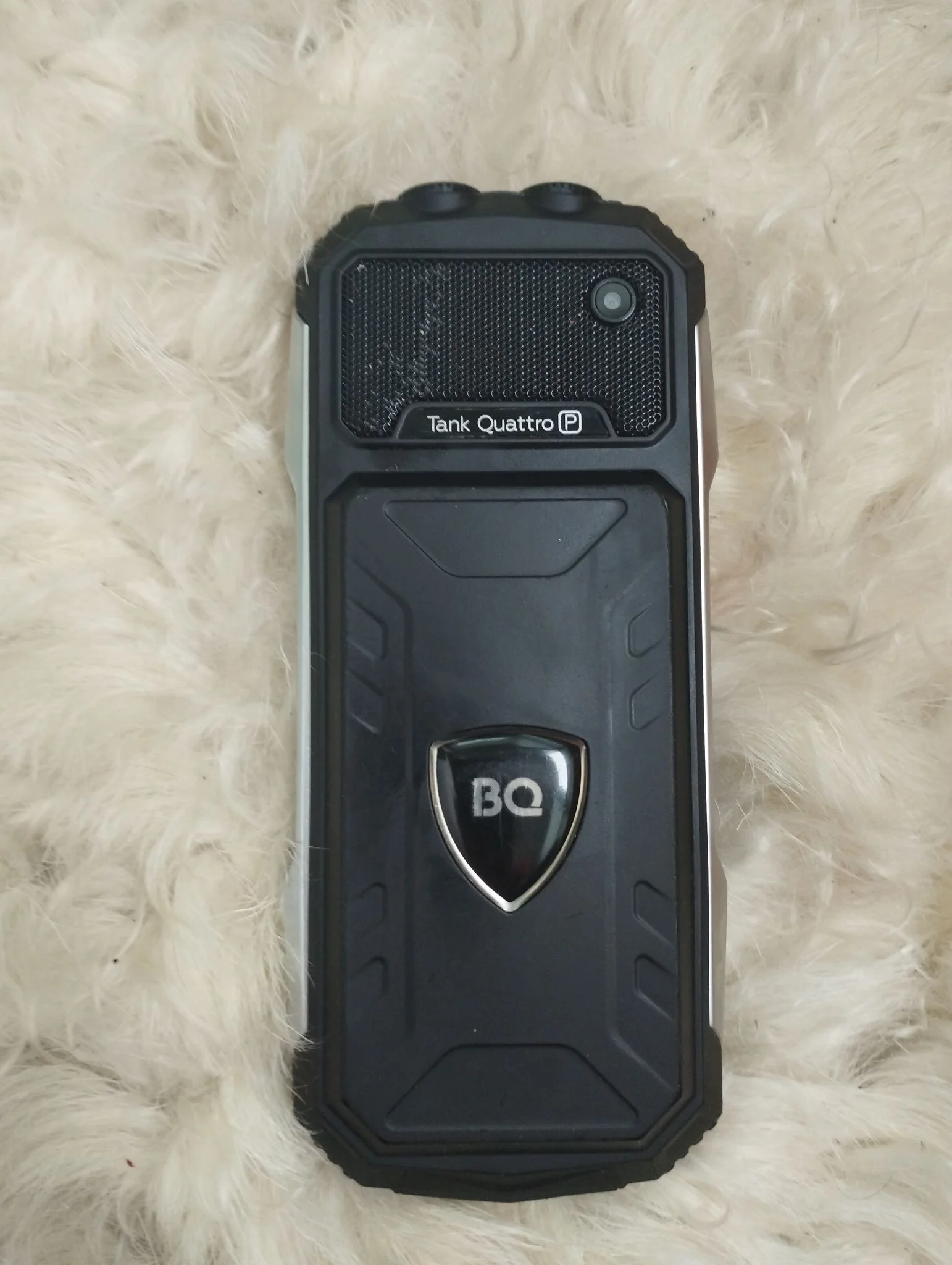 Мобильный телефон BQ 2817 Tank Quattro Power черный