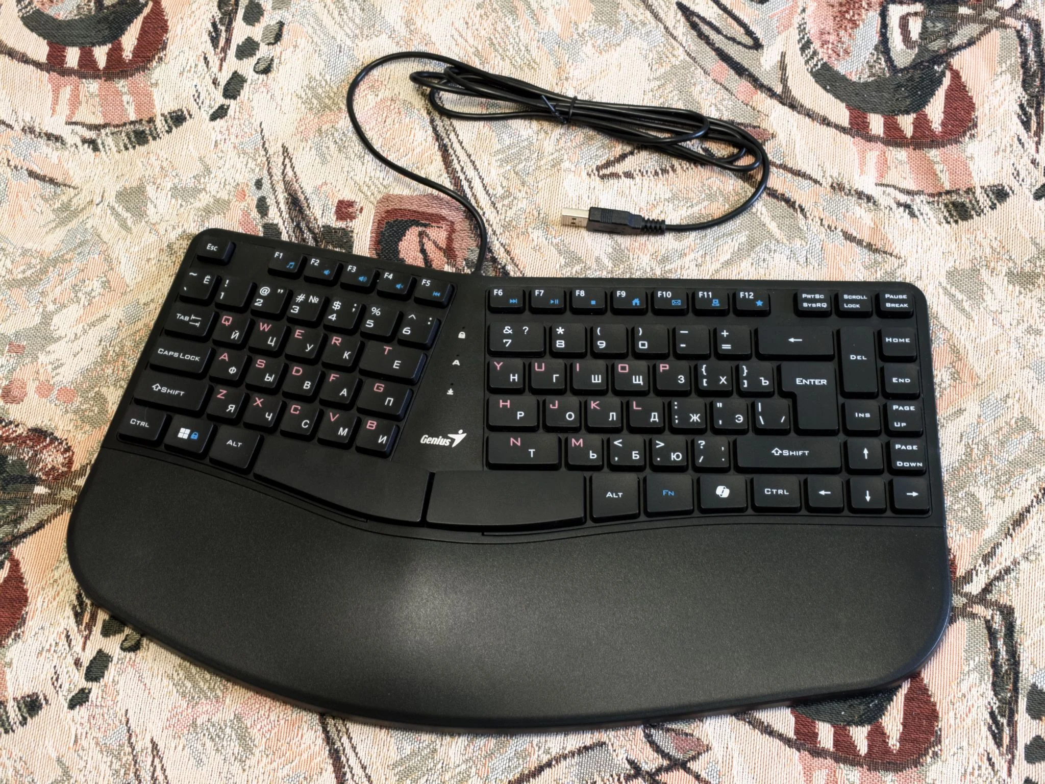 Клавиатура проводная Genius Ergo KB-700, черный, USB, 104 клавиши 31310053402