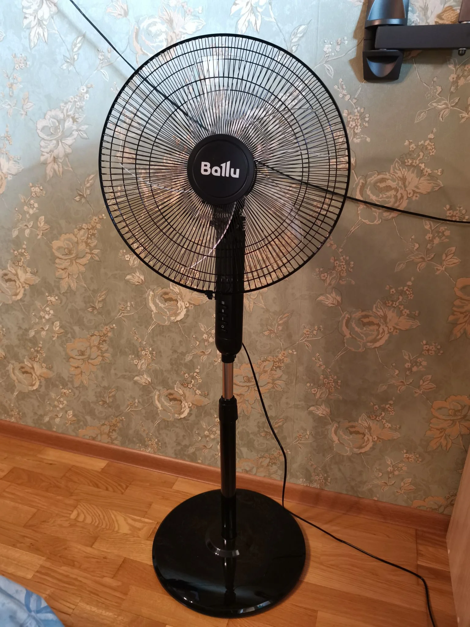 Вентилятор напольный Ballu BFF-907