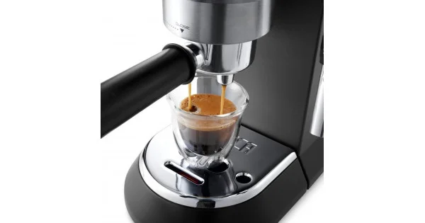 Кофеваркa рожковая DeLonghi EC 685 BK черный, исп. кофе - молотый/чалды, 1.1 л, 1350 Вт, 15 бар