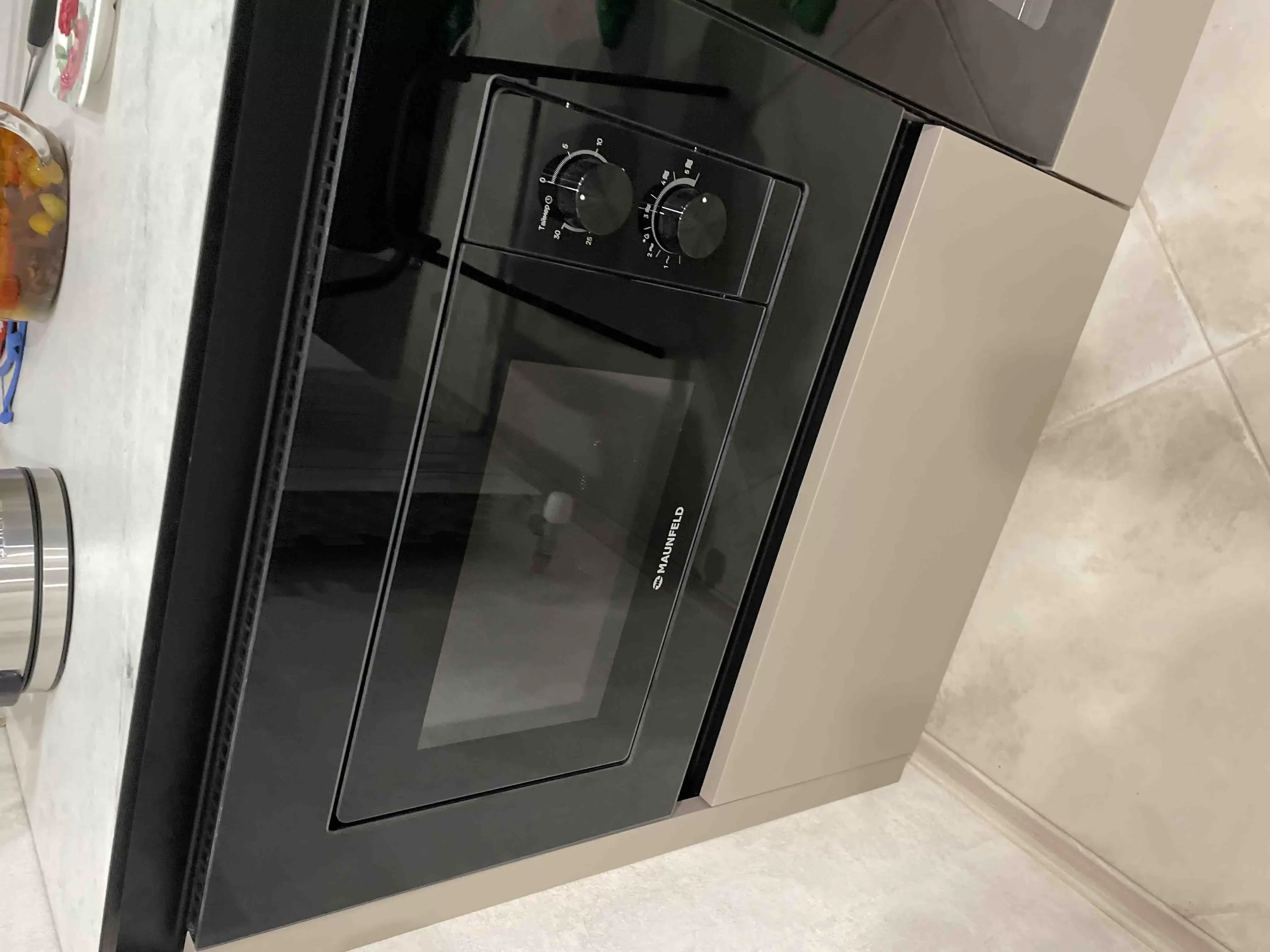 Микроволновая печь встраиваемая Maunfeld JBMO725BK01 черный, 20 л, 700 Вт, переключатели - поворотный механизм