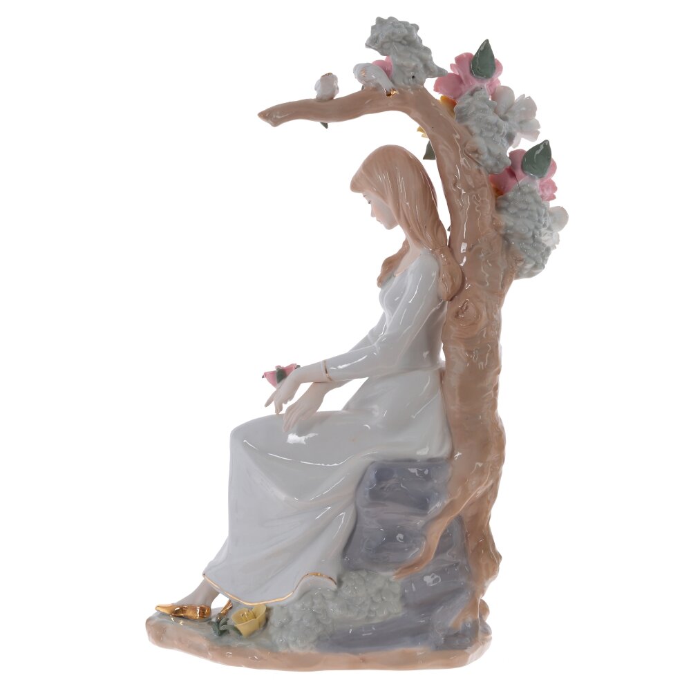 Фигурка декоративная "Девушка", L24,5 W12 H37 см