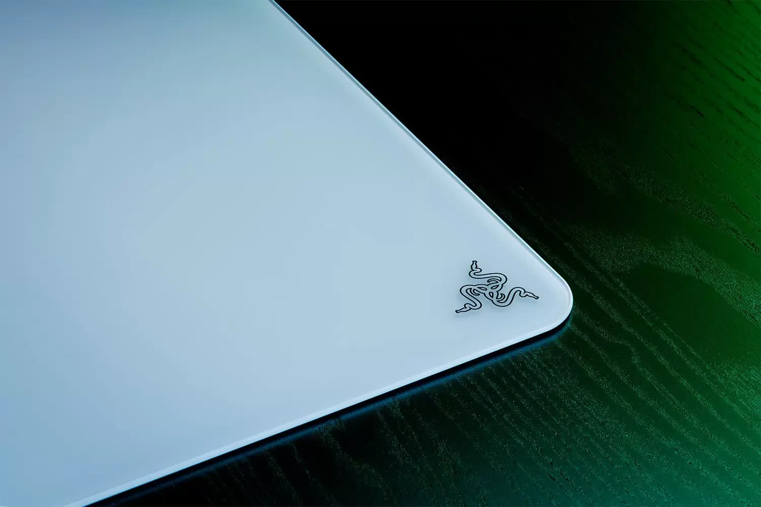 Игровой коврик для мыши Razer Atlas белый