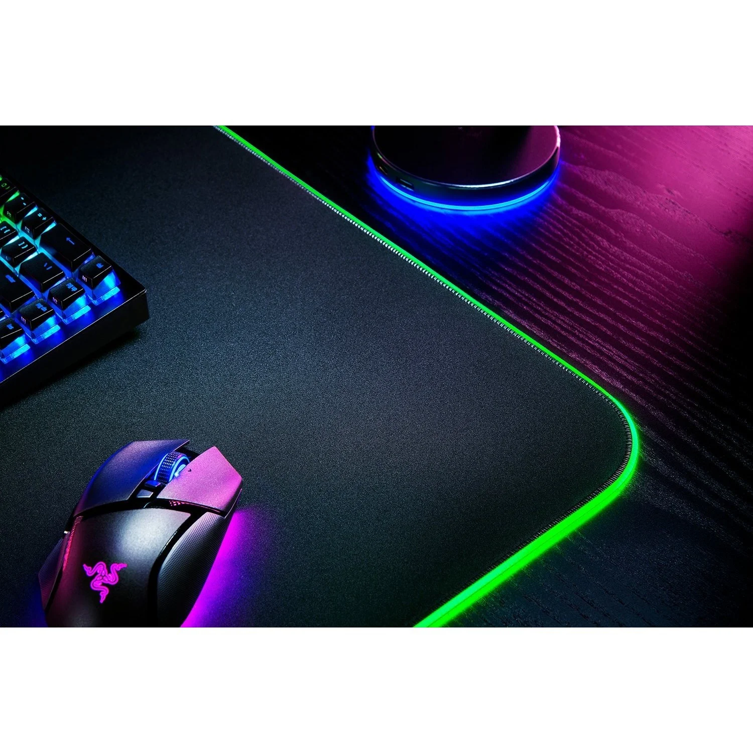 Игровой коврик для мыши Razer Strider Chroma mouse mat/Razer Strider Chroma mouse mat