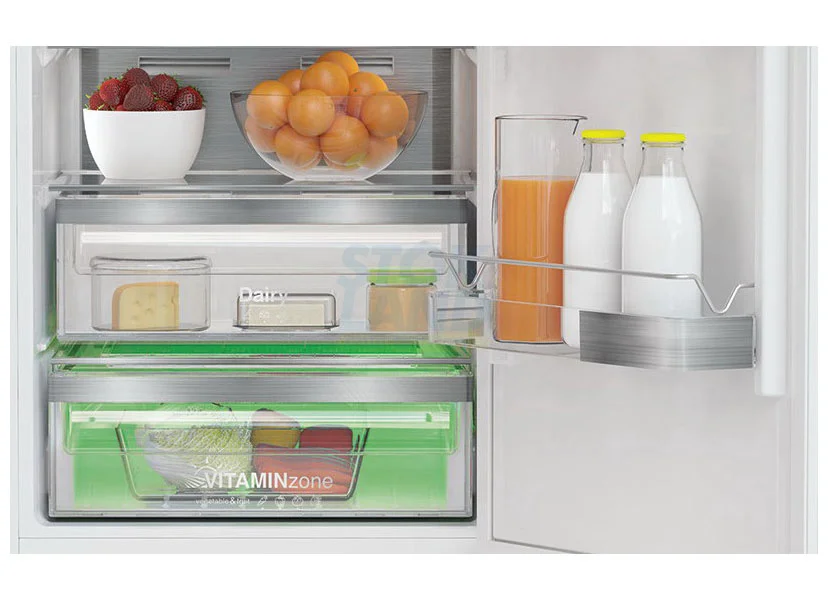 Встраиваемый двухкамерный холодильник Grundig GKIN25720