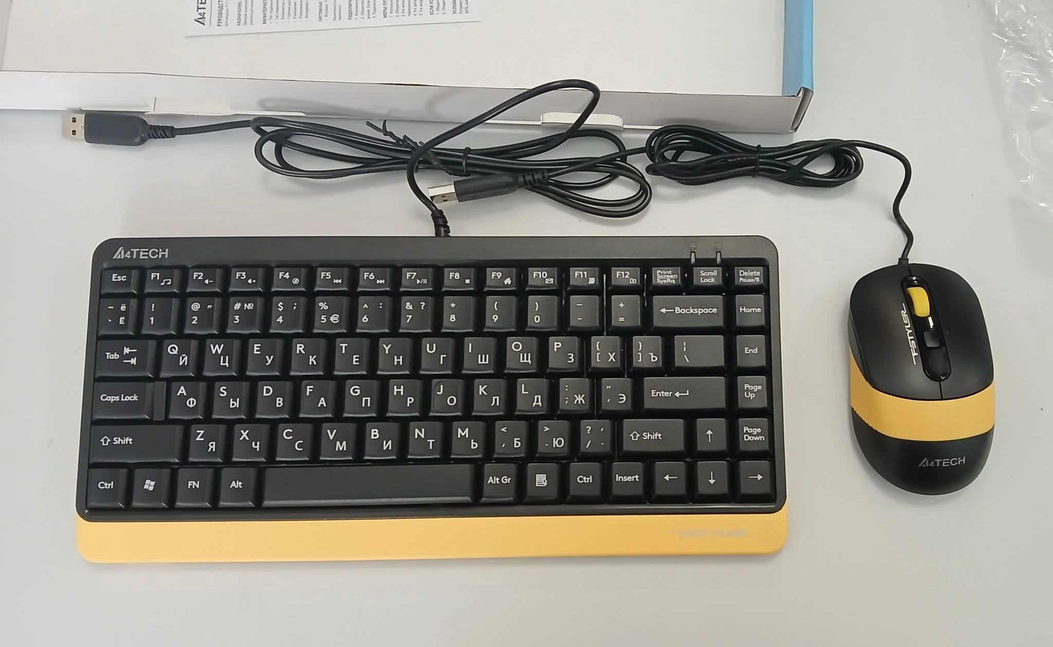Комплект клавиатура + мышь A4Tech Fstyler F1110 клав:черный/желтый мышь:черный/желтый USB Multimedia (F1110 BUMBLEBEE)