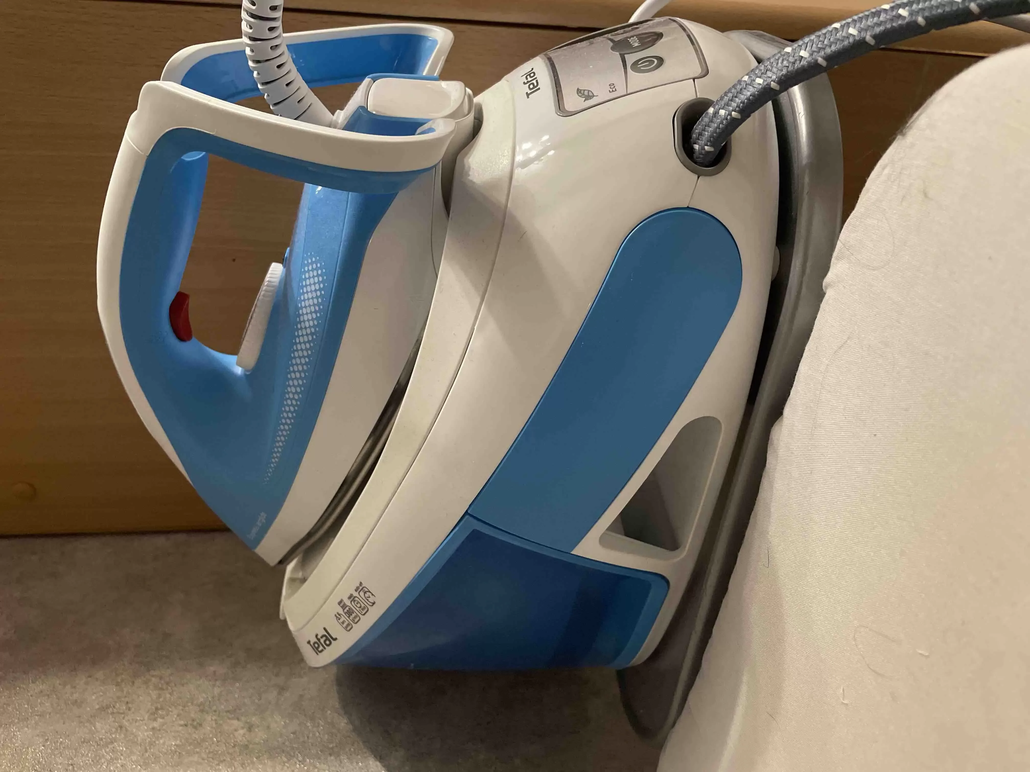 Парогенератор Tefal SV8002E0 (2400 Вт 380 г/мин бак 1.8 л) Цены минус 10/15% от рынка!!!