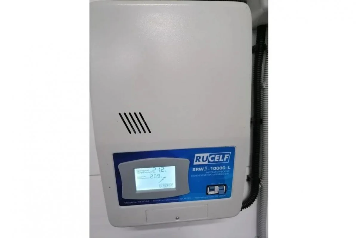Стабилизатор напряжения RUCELF SRFII-10000-L (8 кВт, работа от 95в,II-поколение,смарт контроль)