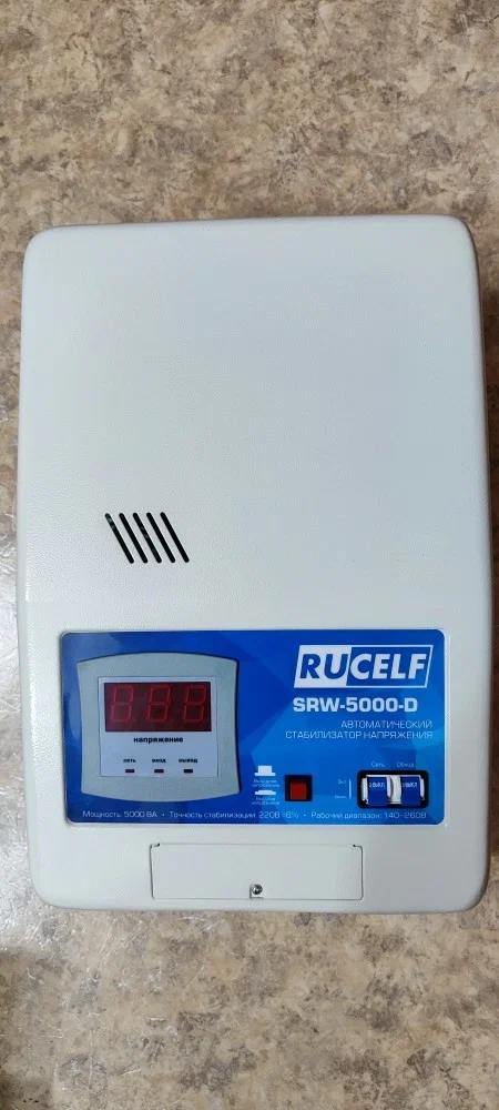 Стабилизатор напряжения RUCELF SRW-5000-D (релейный, цифровой диспл.,навесной, 140-260в)