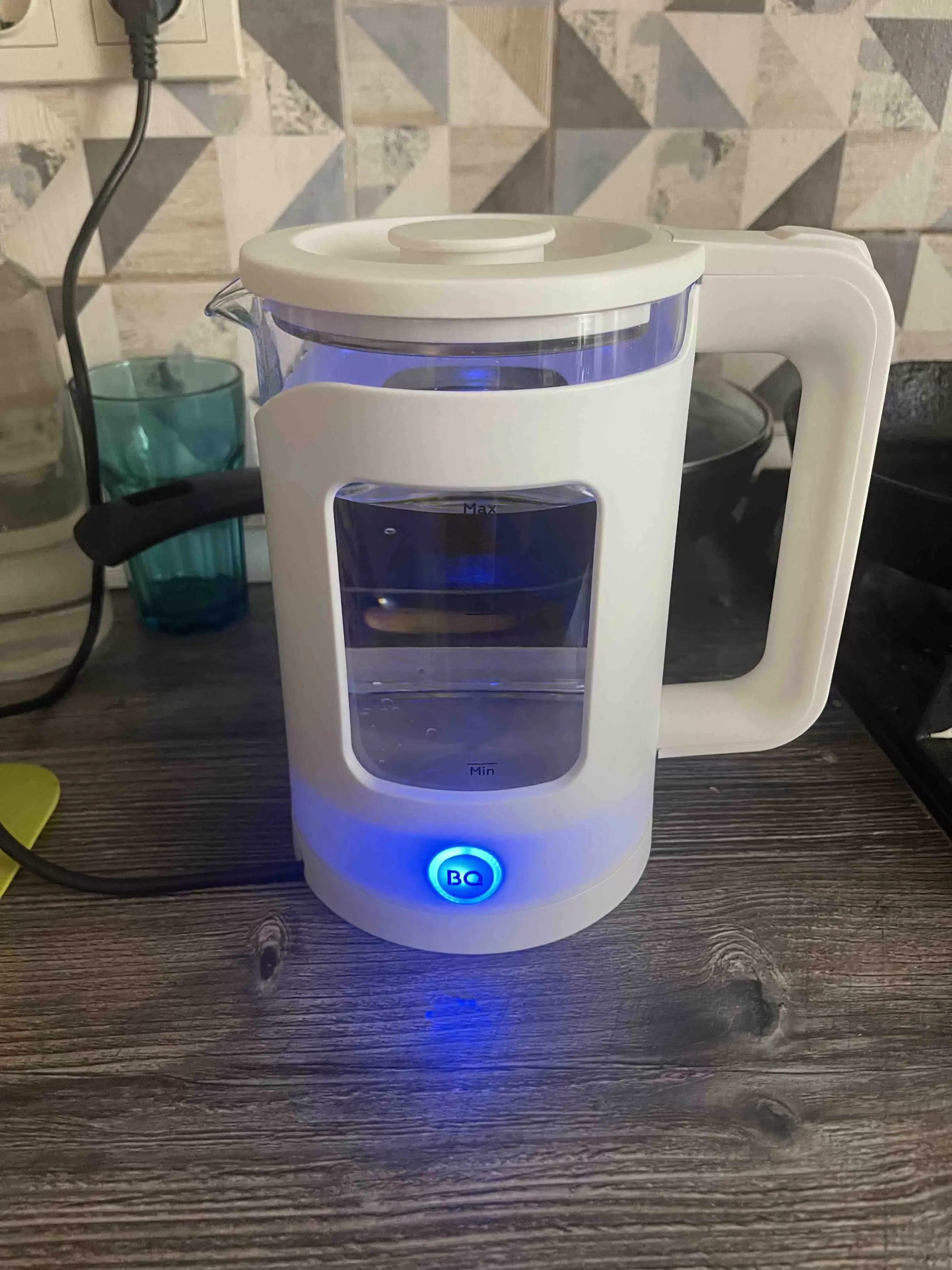 Эл,чайник BQ-KT2000G Черный 240Вт, 1,5л, стекло