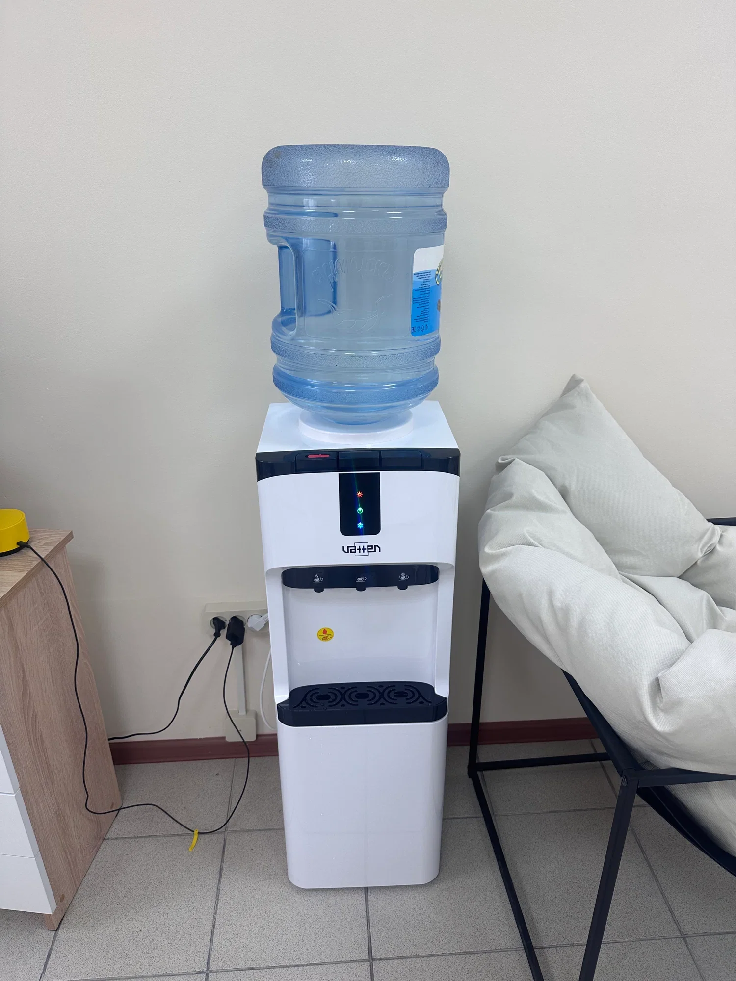 Кулер для воды Vatten V02NKB с холодильником УТ-00000720