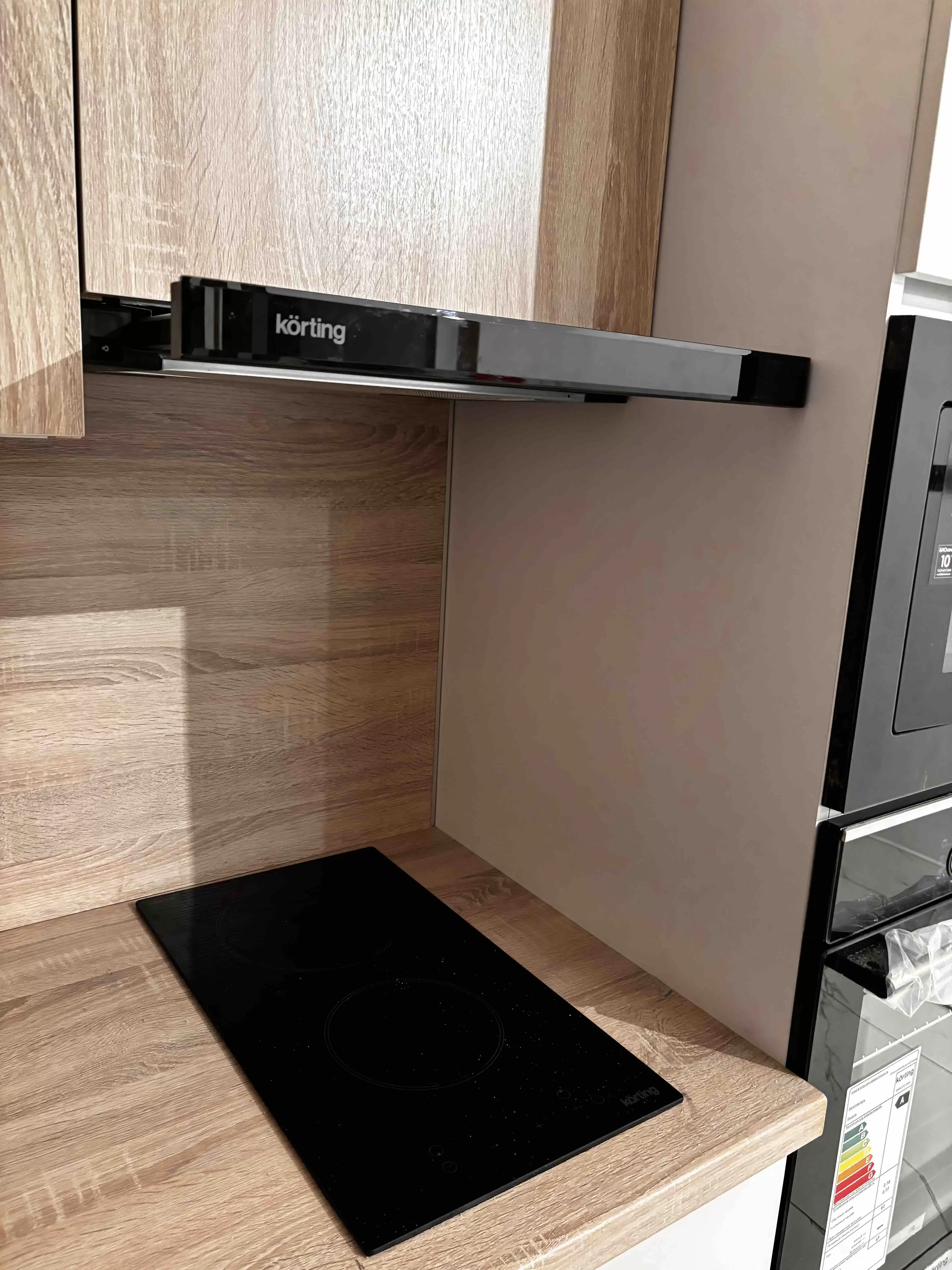 Индукционная варочная панель Korting HK 32001 B