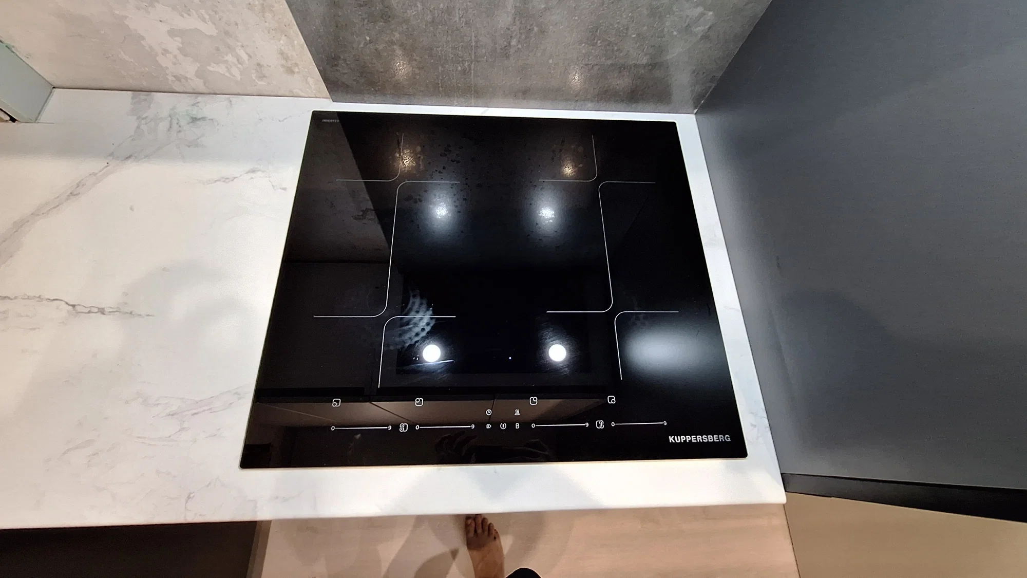 Индукционная варочная панель Kuppersberg ICI 624, индукция, High-Tech, 60 см, 9 уровней мощности, inverter, таймер, пауза, Booster, автоматическое отк
