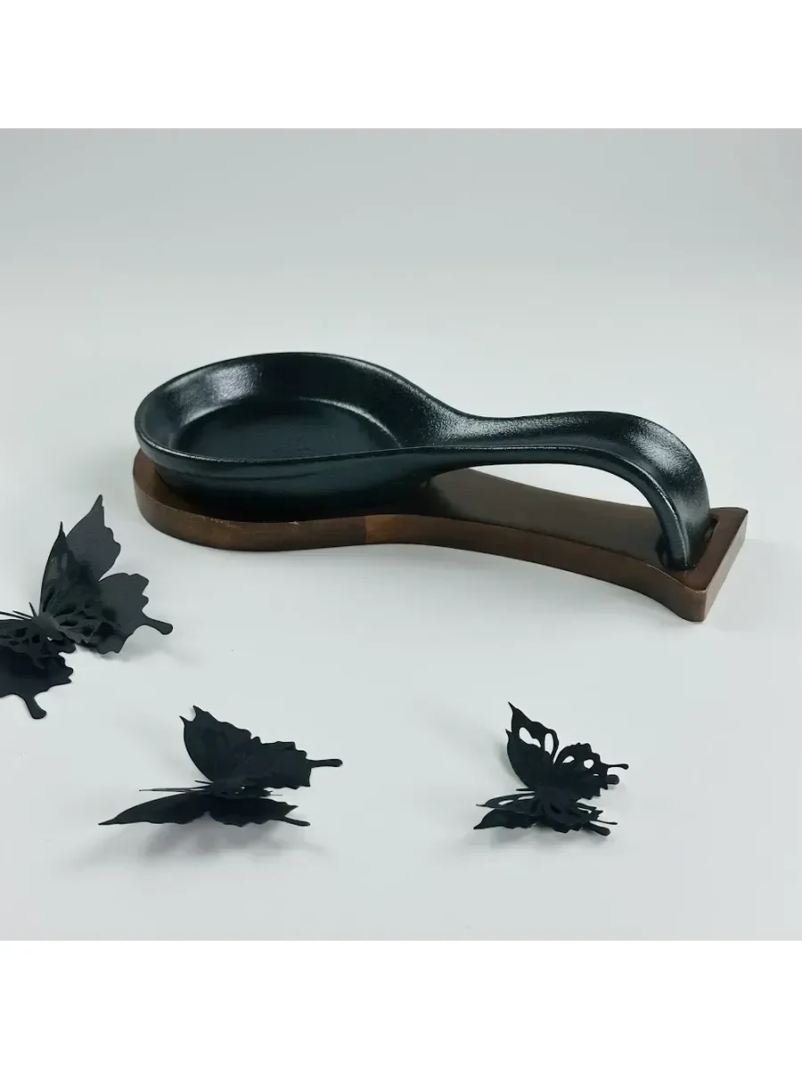235-029 Ложка подставка 23см на подставке BLACKWOOD в под.уп.(х24)Фарфор