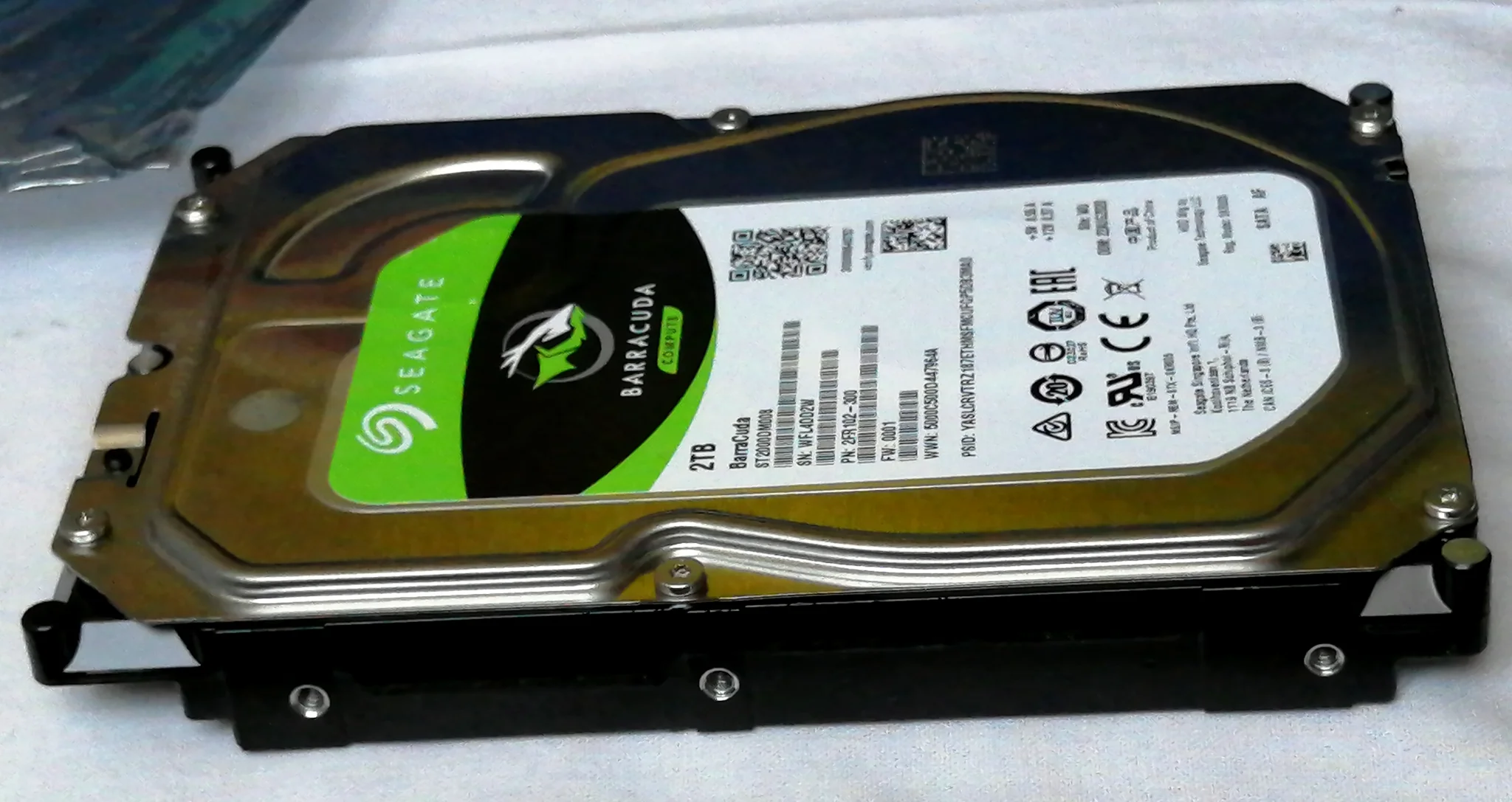 Жесткий диск 2 TB Seagate Barracuda ST2000DM008 3,5", SATA3, 7200 RPM, 256Mb