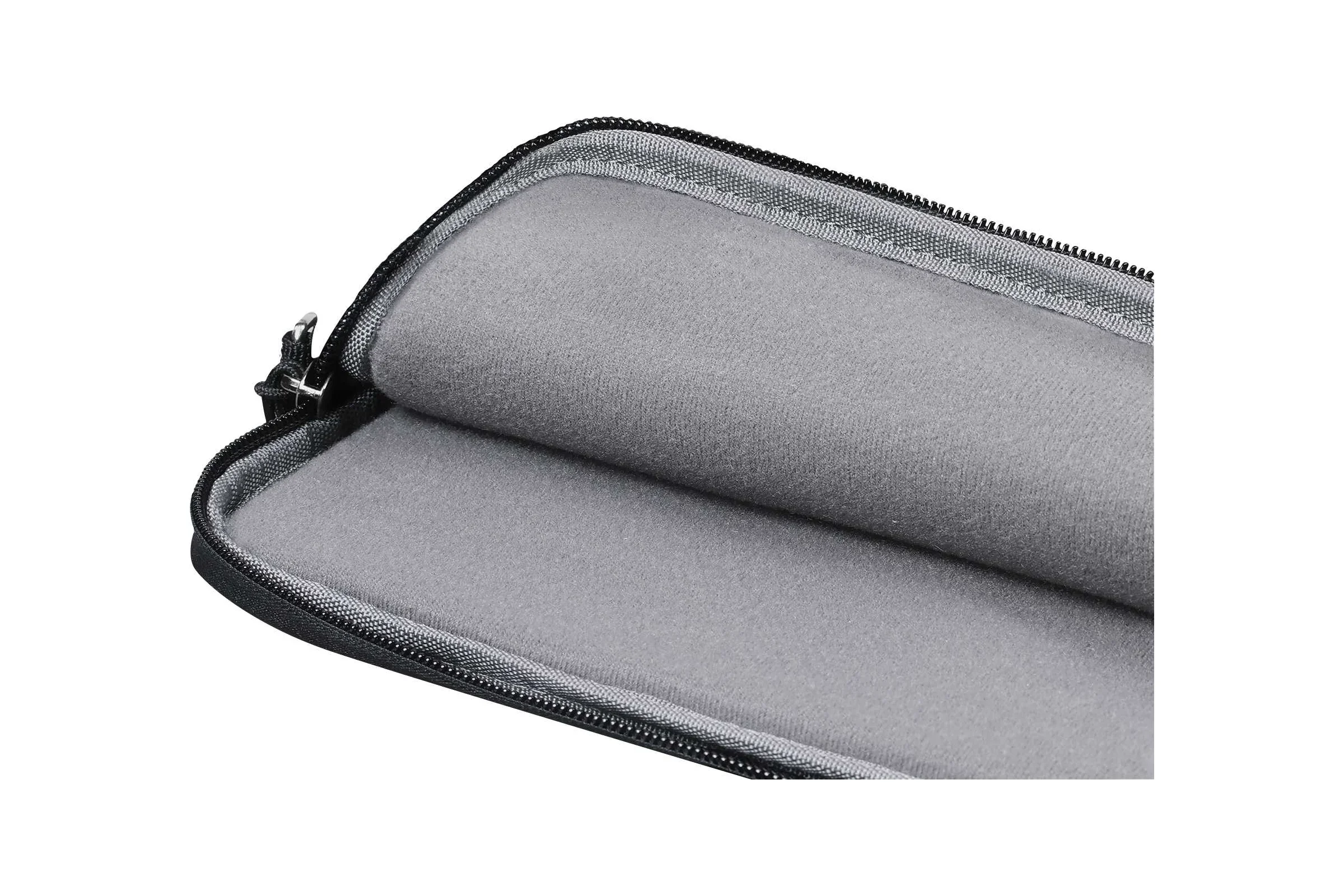 Defender Сумка для ноутбука Solid  15.6" PU кожа, доп. карман, плечевой ремень, черный.