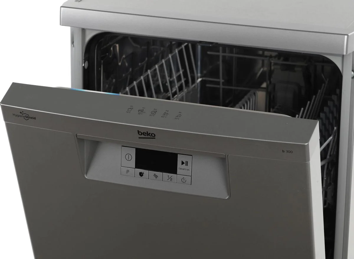 Посудомоечная машина BEKO BDFS15020S серебристый (узкая) 10 кормпл.8.7 л.,1800 Вт.,0.7 кВт·ч.,46 дБ.
