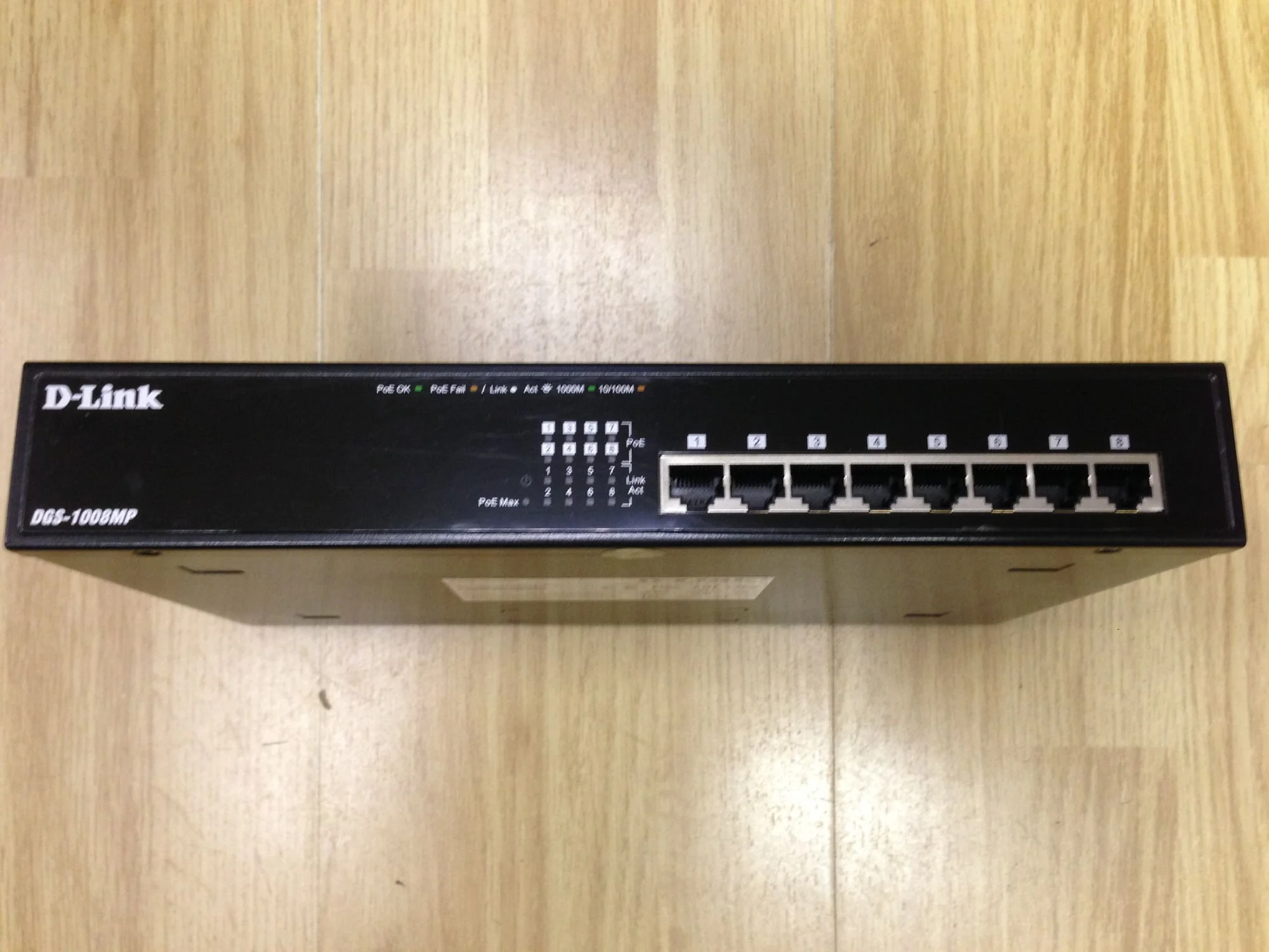 Коммутатор D-Link DGS-1008MP/B1A