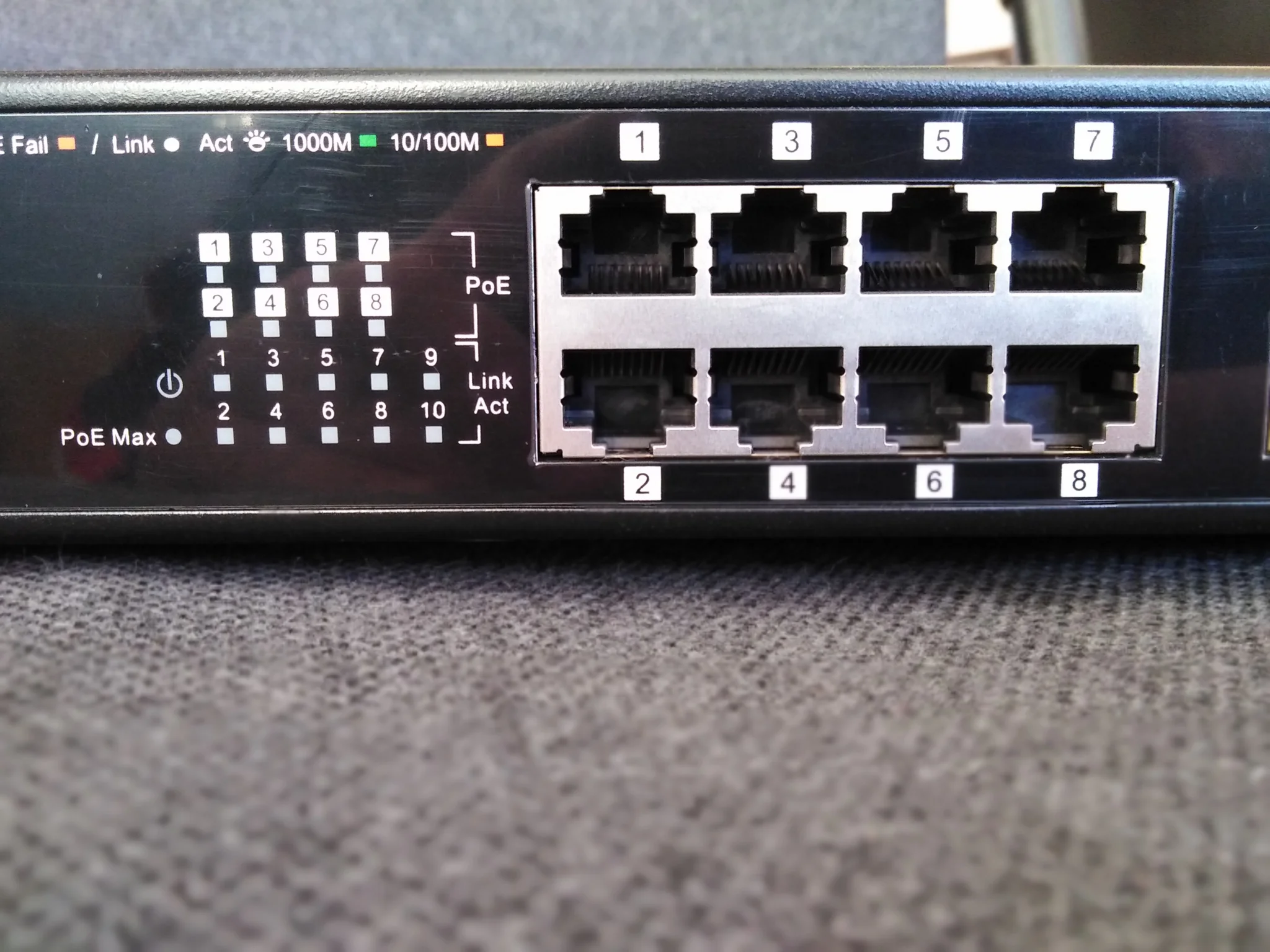 Коммутатор D-Link DGS-1010MP/A1A, L2 Unmanaged Switch with 9 10/100/1000Base-T portsand 1 1000Base-X SFPports(8 PoE ports 802.3af/802.3at (30 W), PoE