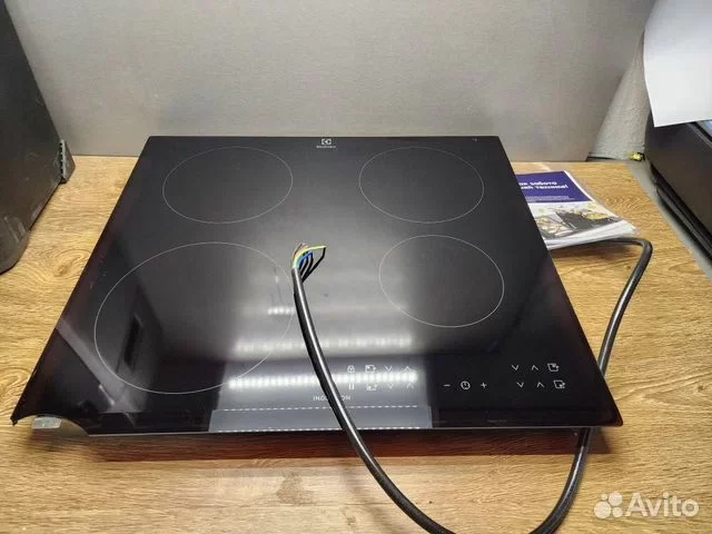 Индукционная варочная поверхность Electrolux LIT60336C черный
