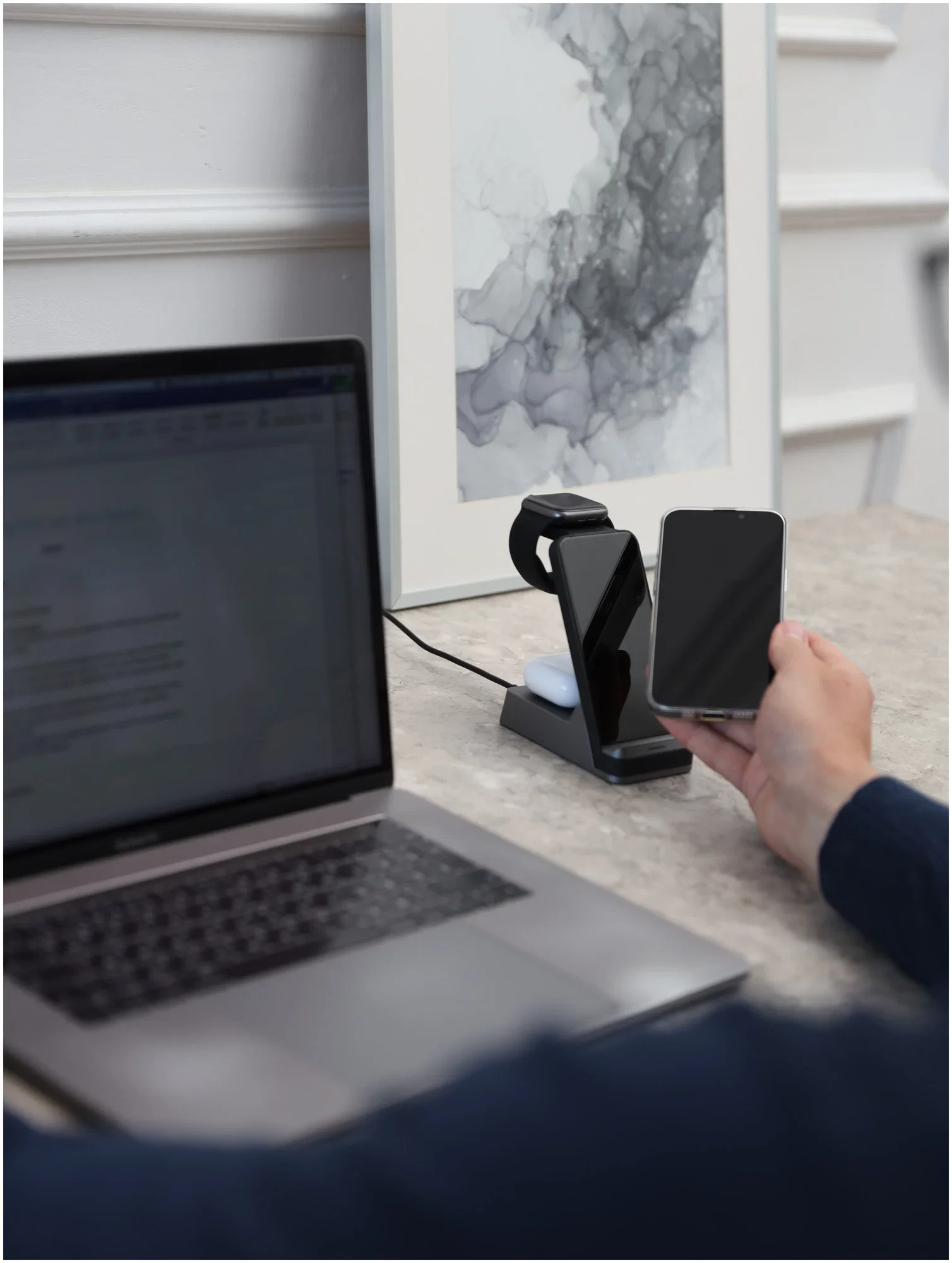 Зарядное устройство Rocket для iPhone 3-в-1 Stand док-станция для телефона, часов и наушников