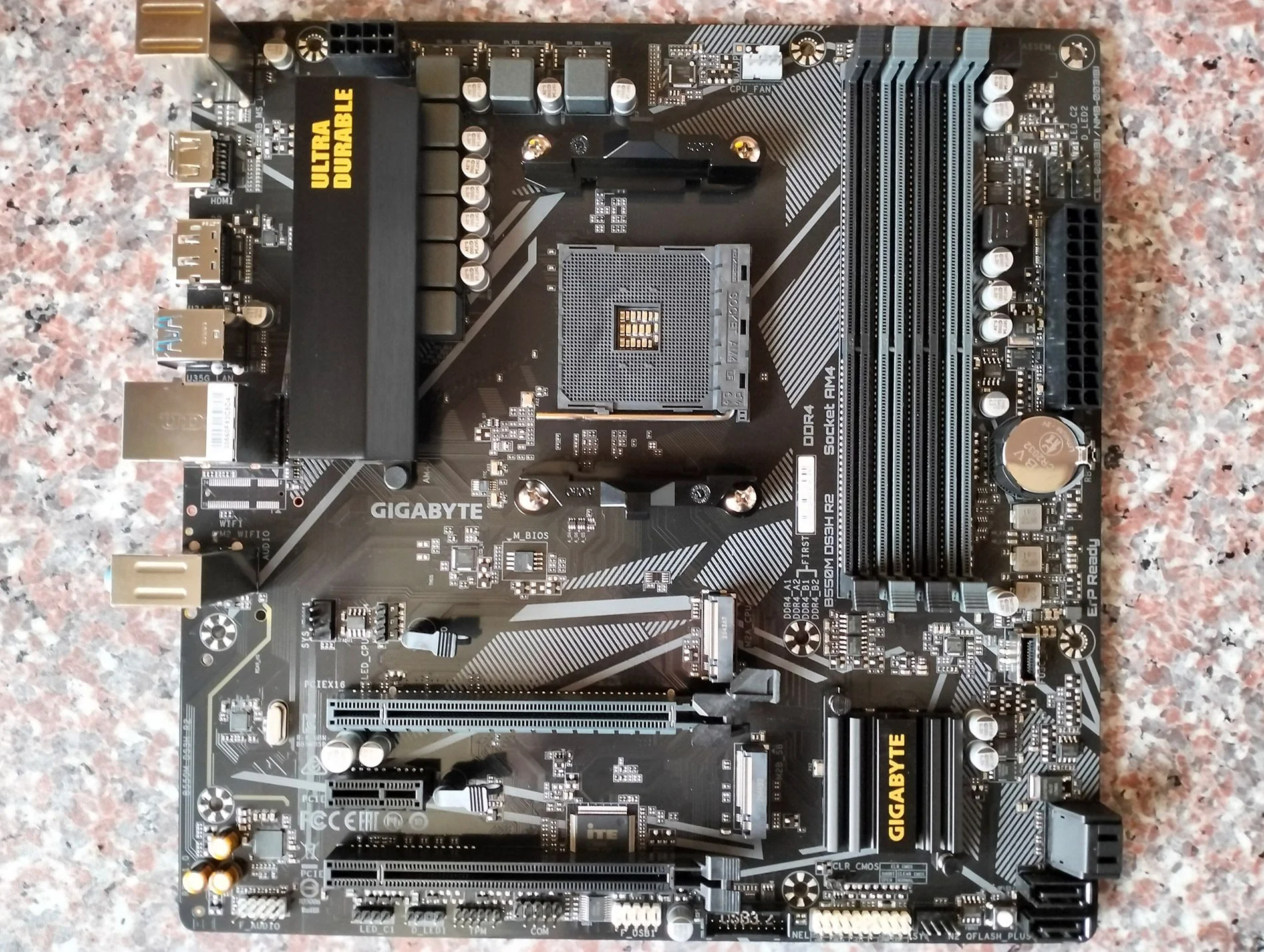 Материнская плата Gigabyte B550M DS3H AC R2 (AM4, mATX)